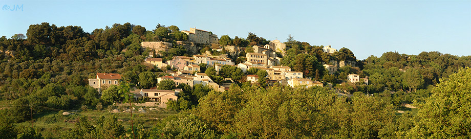 panorama du village de la Roque sur Pernes,Monts de Vaucluse