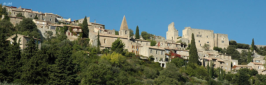 le village médieval du Crestet,Haut-Vaucluse