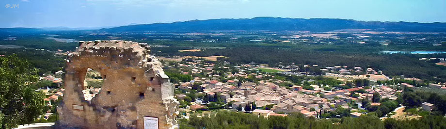 Ancien village de Mirabeau, val de Durance sur le versant sud Du Luberon 