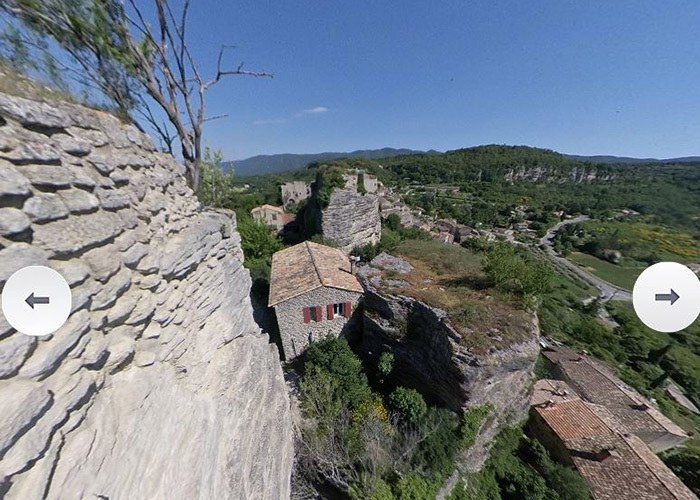 Cliquez  pour voir  la visite virtuelle à 360° du Village de saignon