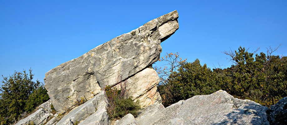 Le rocher du Diable ,plateau de Corens ,Beaume de Venise,Vaucluse