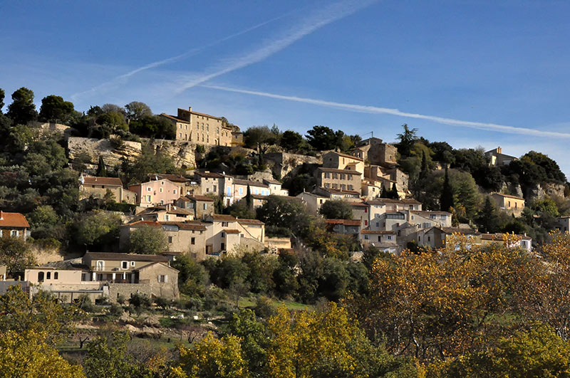 Le village de La Roque sur Pernes