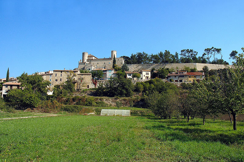 Le village de Mirabeau et son chateau  privé