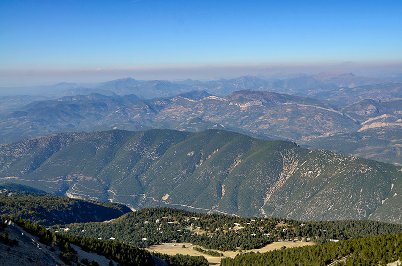 La vallée du toulourenc et  les colline de  la Drôme provençale