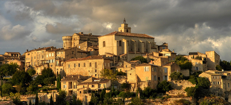 Panorama du Village de Gordes Sous La Neige