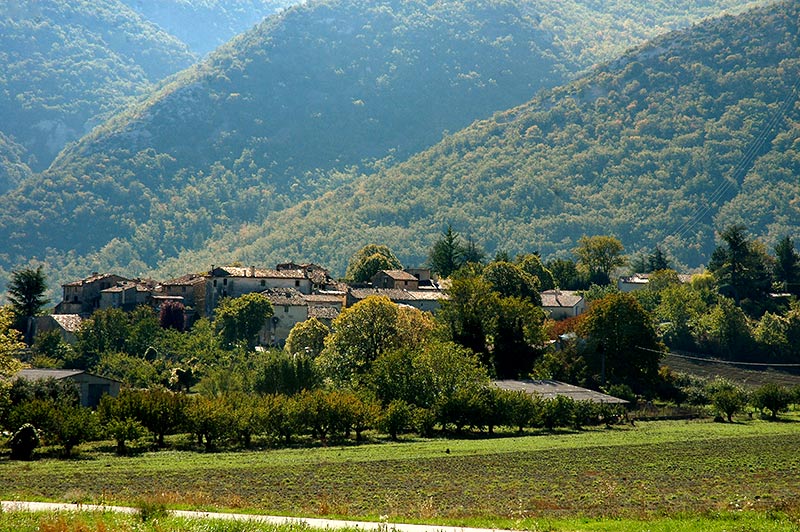 Le village d'Auribeau cliquez pour voir le diaporama