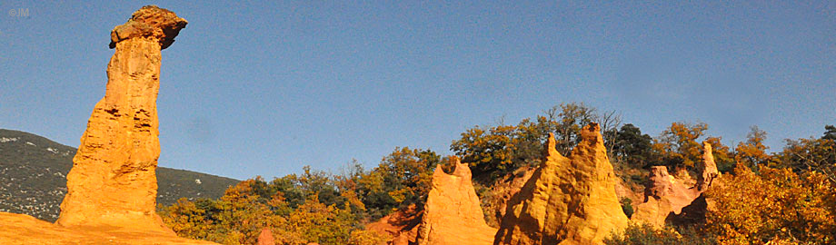 Rustrel vue du Colorado Provençal