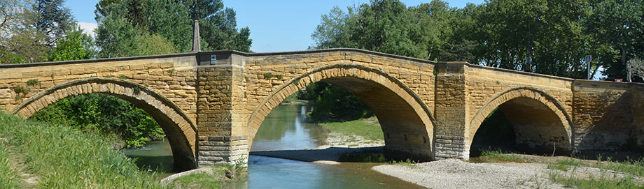 Pont romain a bedarrides,vaucluse