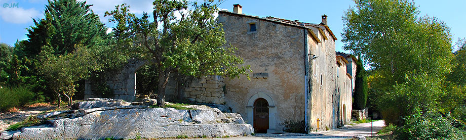 le village de Sivergue au coeur du Luberon fin de la route