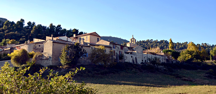 Le village de Vitolles en Luberon,situé au Sud-Est du Vaucluse,au porte des Alpes de Haute Provence